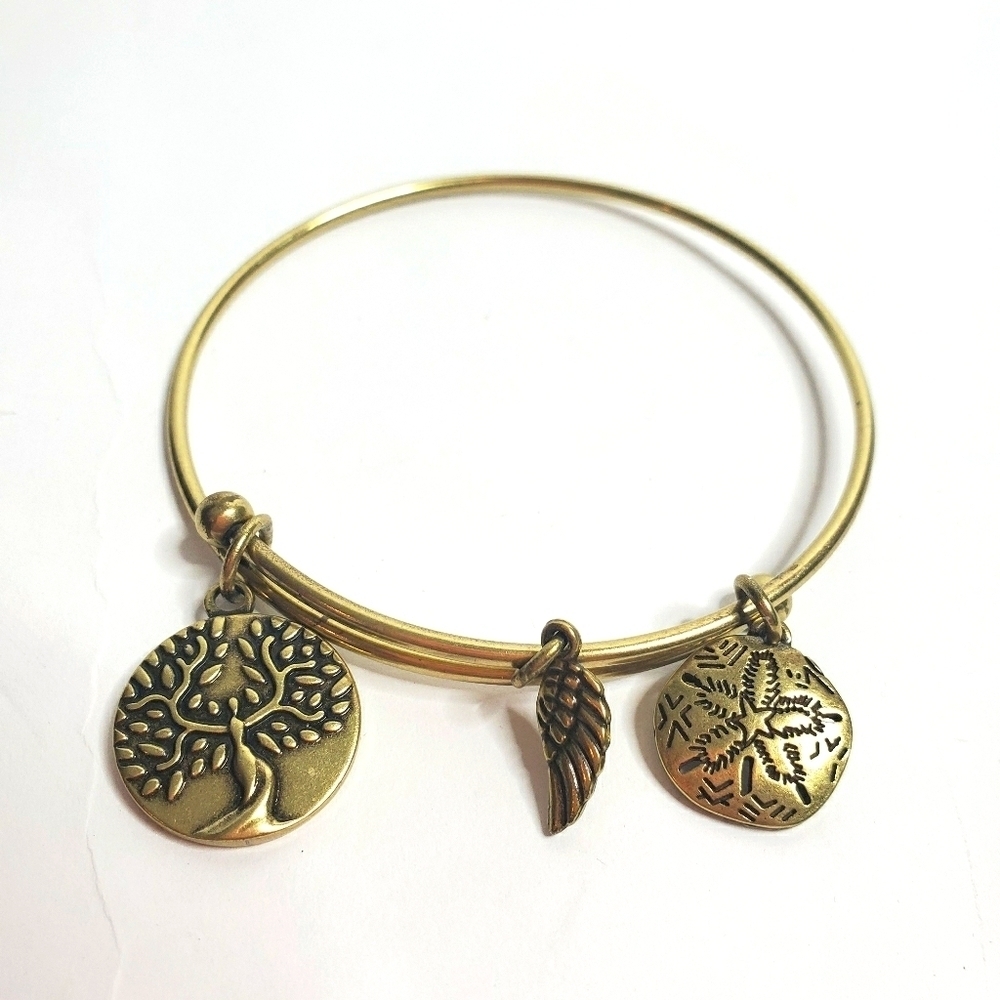 Earth Angel Women's Free Spirit Bangle Bracelet